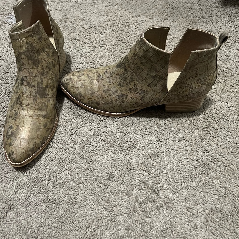 ARIDER GIRL booties. Worn once.